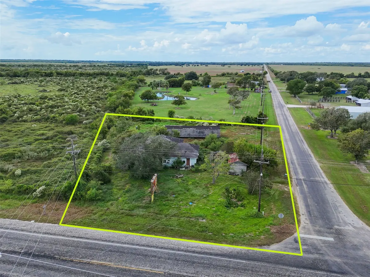 25 County Road 242, Matagorda, TX 77457 - Image #1