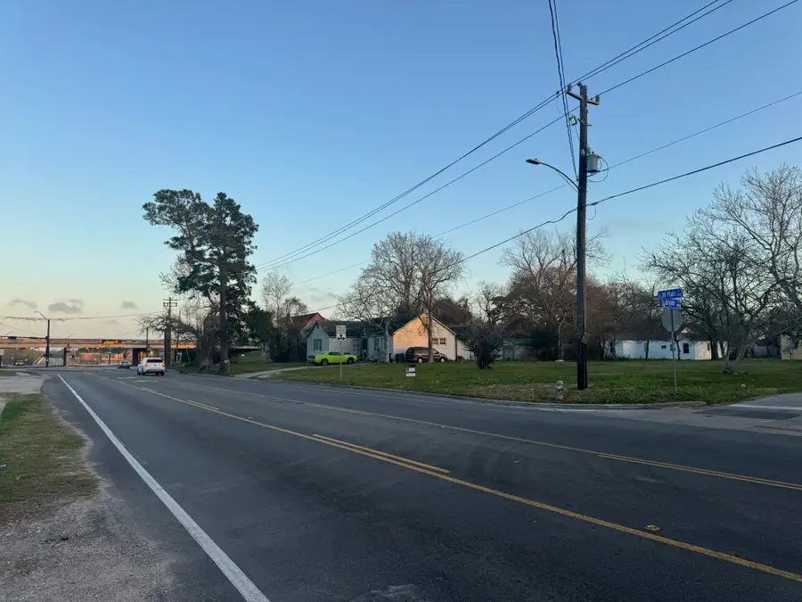 1921 W Main Street, Baytown, TX 77520 - #3