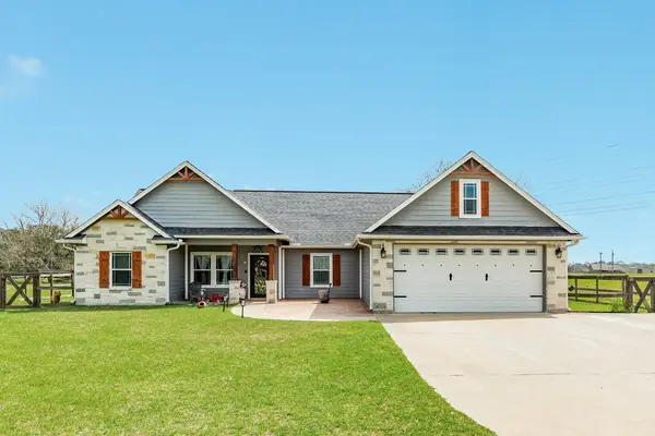 613 Winchester Trail, Angleton, TX 77515
