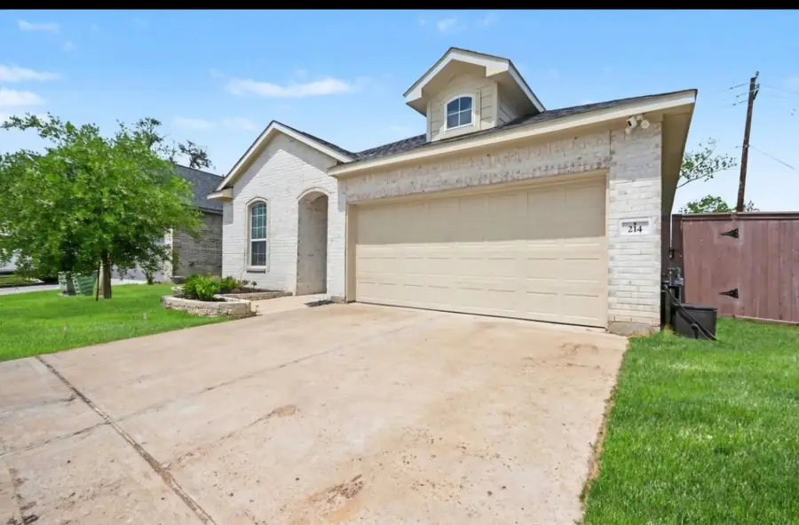 214 Water Grass Trail, Clute, TX 77531 - #3