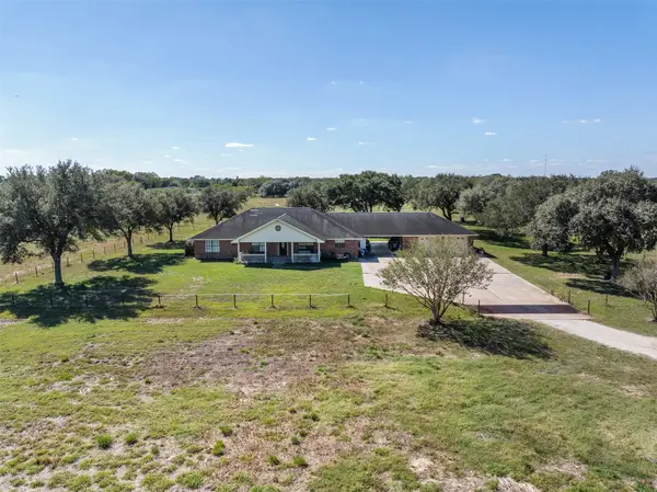 4231 Johnston Road, Wallis, TX 77485