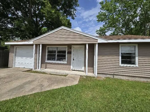 5 Lanes End Street, Baytown, TX 77520