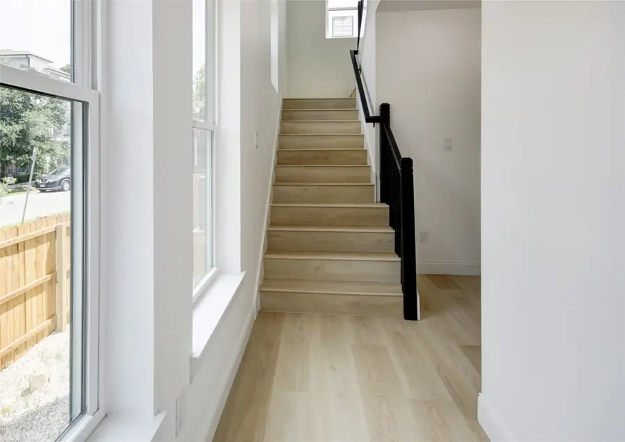 1214 W 24th Street #B, Houston, TX 77008 - Image #3