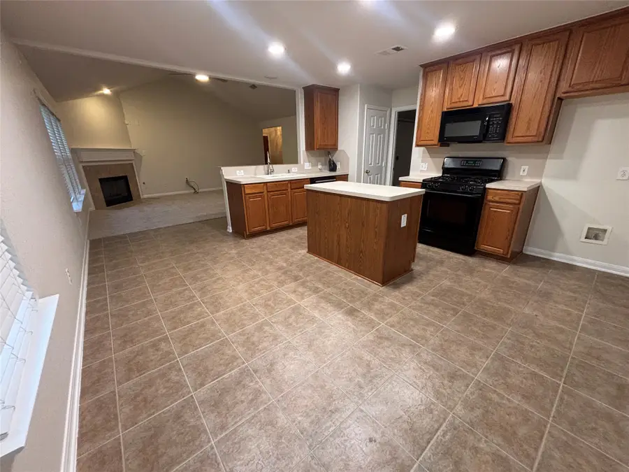 62 Drifting Shadows Ct, Conroe, TX 77385 - #3