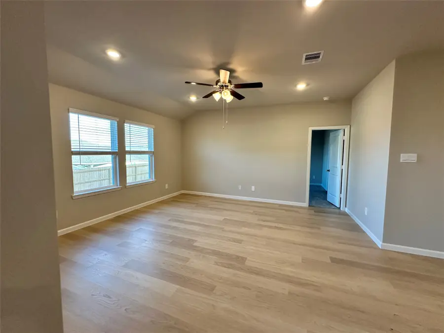 1722 San Jacinto Dr, Brenham, TX 77833 - Image #3