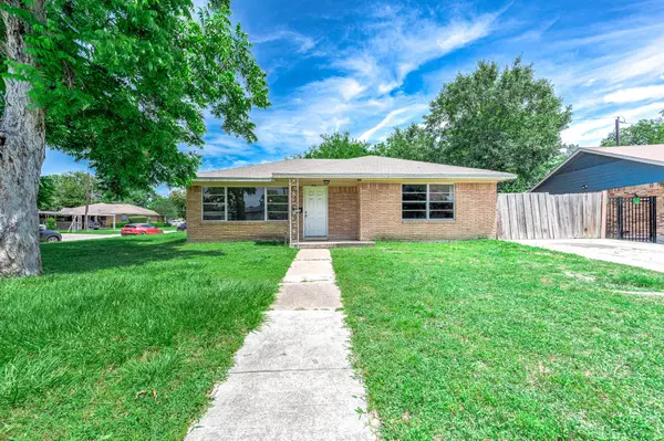 122 W Riverwood Drive, Houston, TX 77076