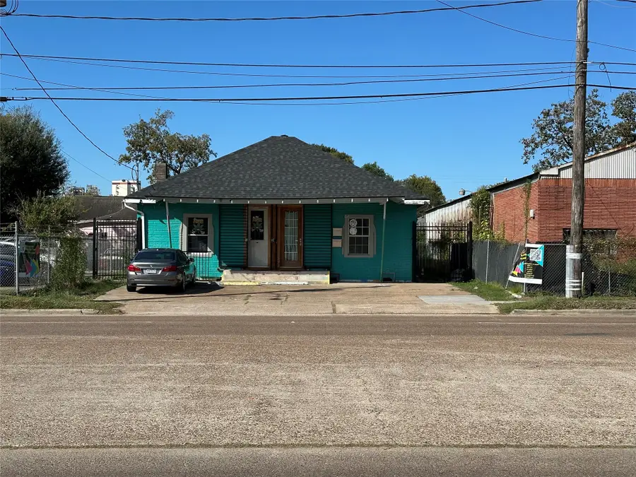 304 Lockwood Drive, Houston, TX 77011 - Image #2