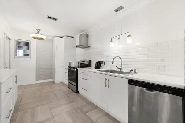 2824 Briarhurst Drive #14, Houston, TX 77057