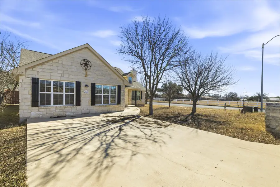 201 Green Oaks Loop, Fredericksburg, TX 78624 - #2