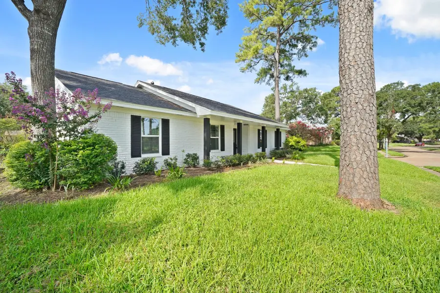 5943 Greenmont Drive, Houston, TX 77092 - Image #2