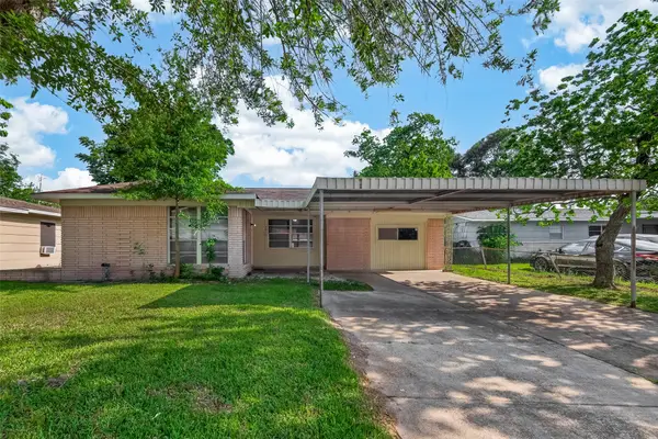 5810 Flamingo Drive, Houston, TX 77033