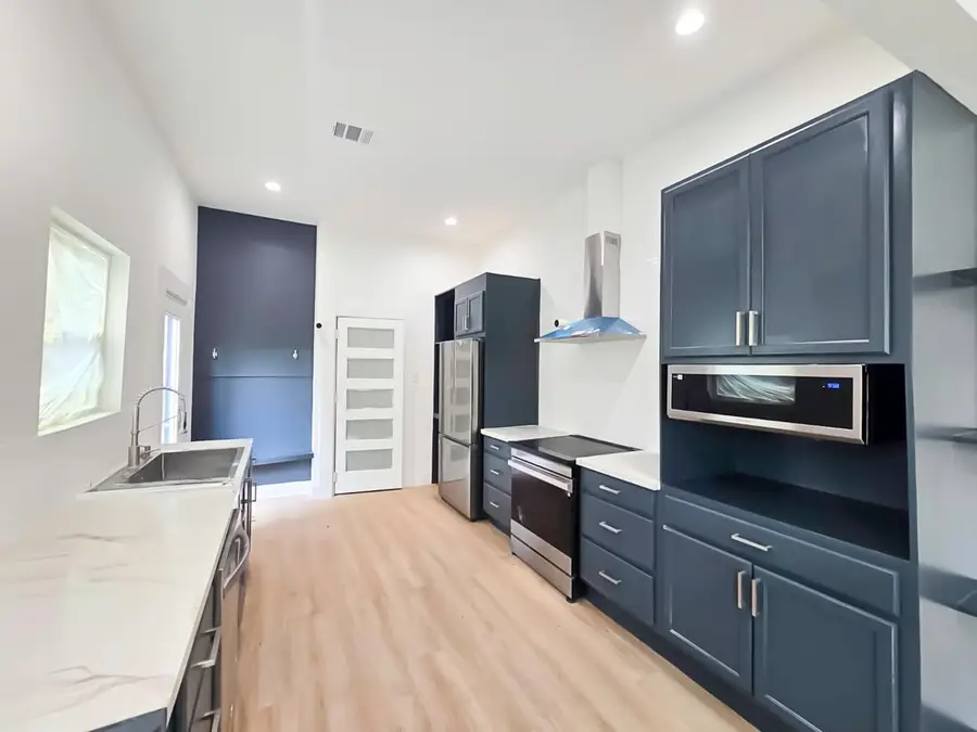 404 E 37th Street, Houston, TX 77018 - #3