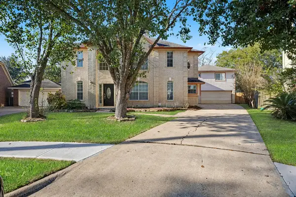 2304 Evergreen Drive, Pearland, TX 77581