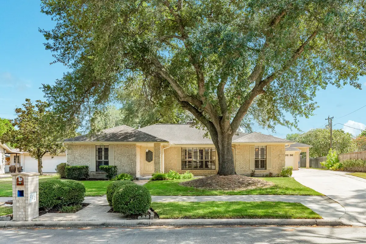 712 Browning Street, Angleton, TX 77515 - #1
