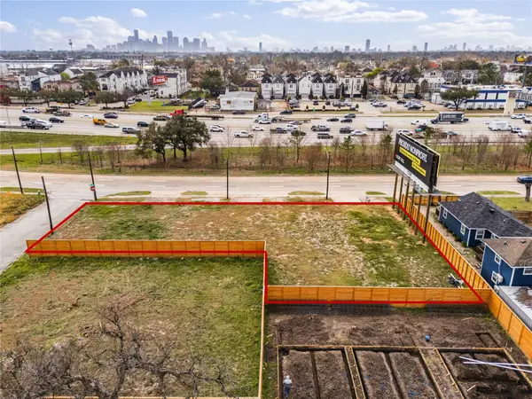 1025 N Loop, Houston, TX 77022