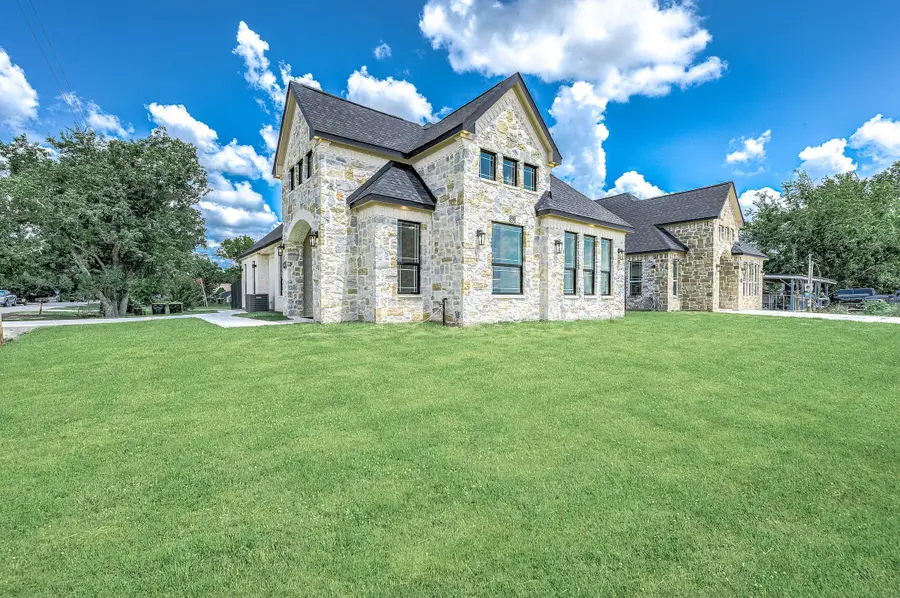 8903 Milby St, Needville, TX 77461 - #3