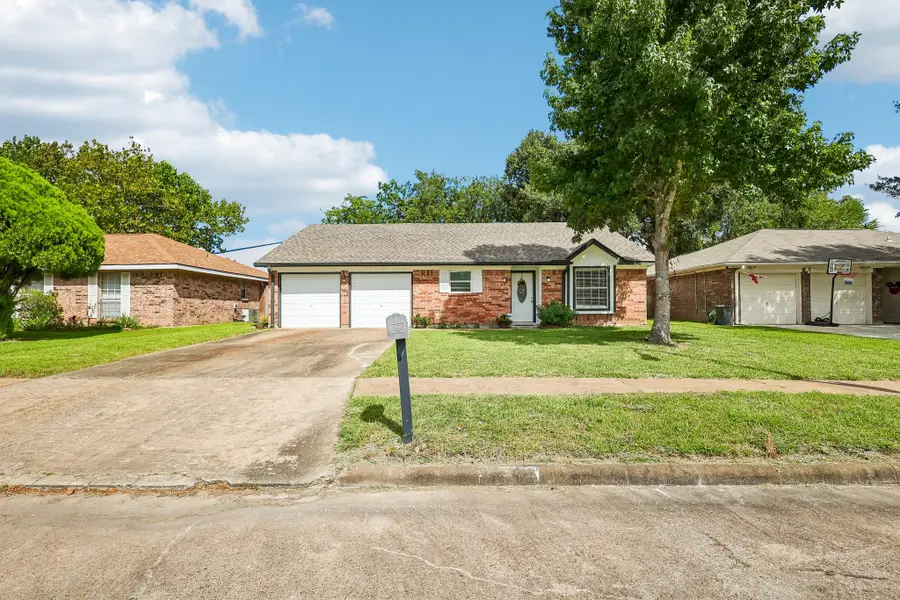 4202 Townes Forest Road, Friendswood, TX 77546 - #2