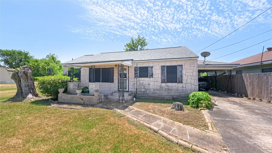 2116 Allen Lane, Baytown, TX 77521 - #2