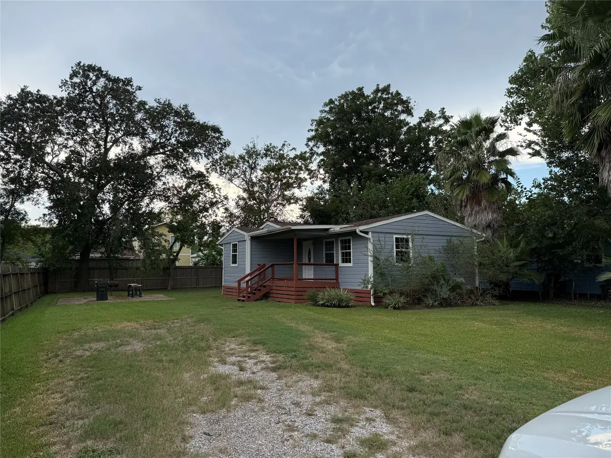 4308 6th Street, Bacliff, TX 77518 - #1