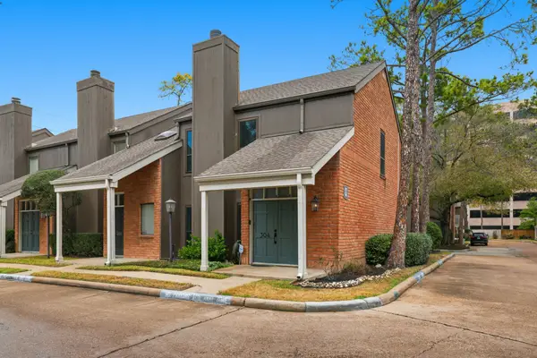 701 Bering Drive #304, Houston, TX 77057