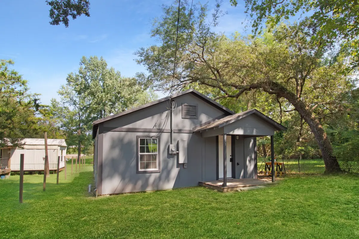 231 Page Avenue, Shepherd, TX 77371 - Image #1