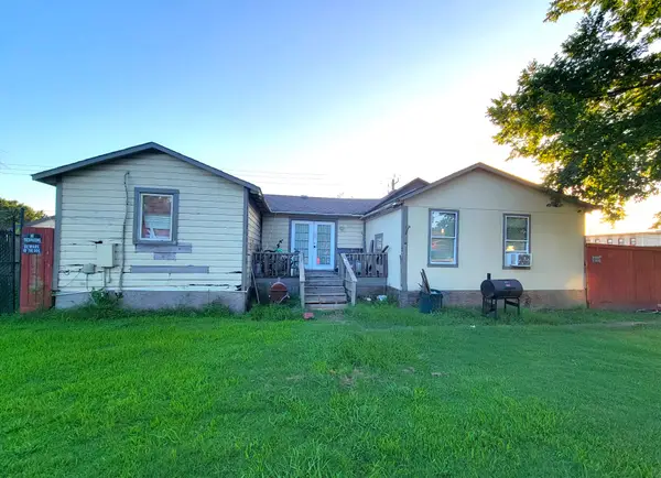 802 S Virginia Street, La Porte, TX 77571