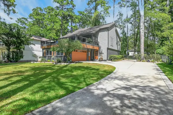 15696 Lakeway Drive, Willis, TX 77318