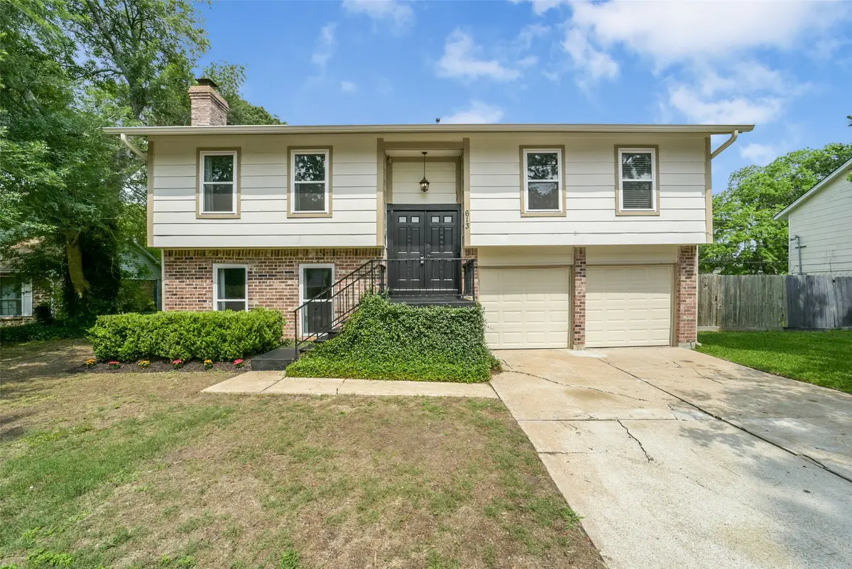613 E Castle Harbour Drive, Friendswood, TX 77546 - #1