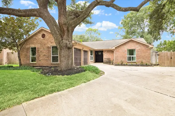 2003 Round Lake Drive, Houston, TX 77077