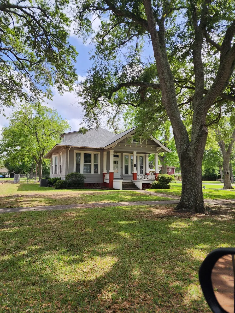 1500 6th St, Bay City, TX 77414 - #2