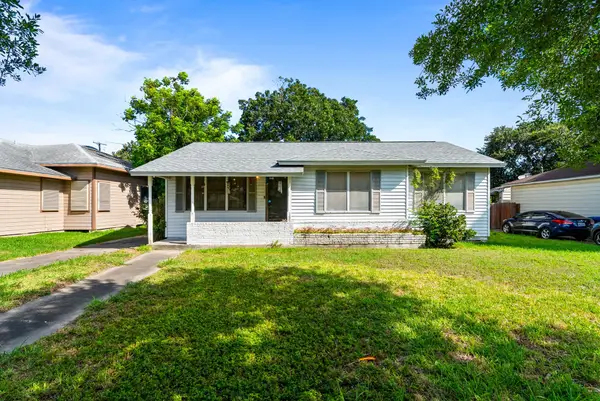 1014 Barracuda Place, Corpus Christi, TX 78411