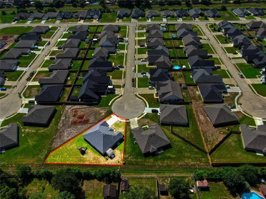 10 Gemstone Court, Angleton, TX 77515 - #2