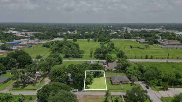 7602 Echo Brook Drive, Houston, TX 77037
