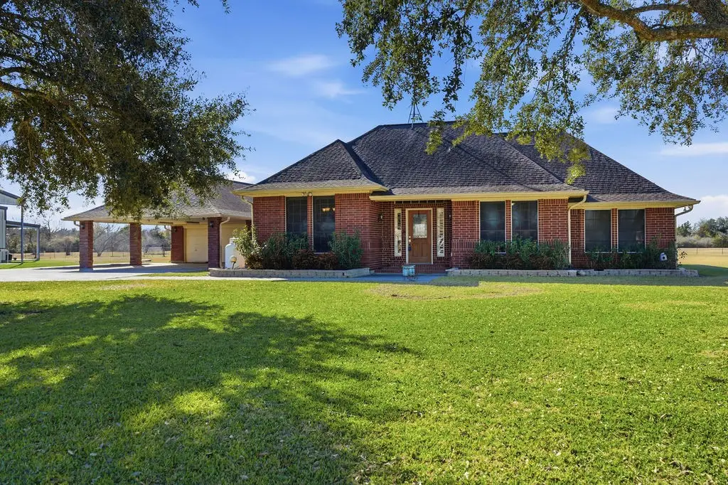 5250 Lauren Road, Alvin, TX 77511 - Image #1