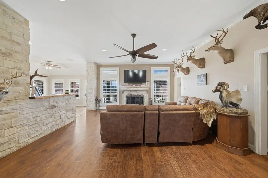 5250 Lauren Road, Alvin, TX 77511 - Image #3