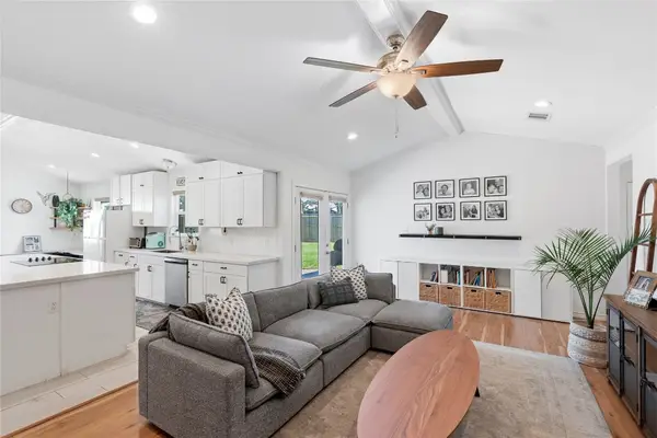 102 Enchanted Oaks Court, Spring, TX 77388