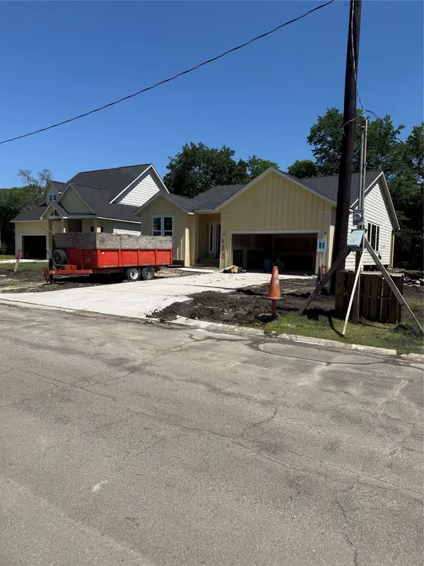110 Harvey Boulevard, Baytown, TX 77520
