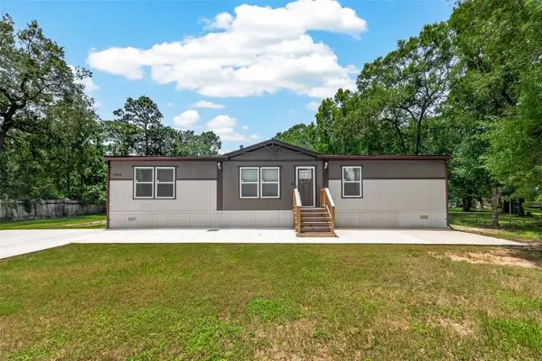 9910 Oak Leaf Street, Baytown, TX 77521