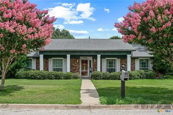 300 Green Avenue, Palacios, TX 77465