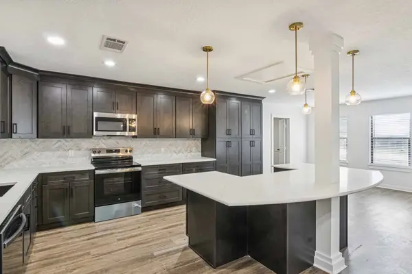 305 James Street, Winnie, TX 77665