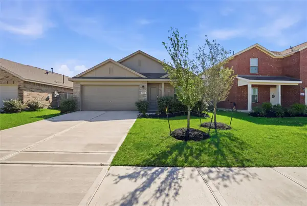 9910 Cliffside Ridge Drive, Baytown, TX 77521