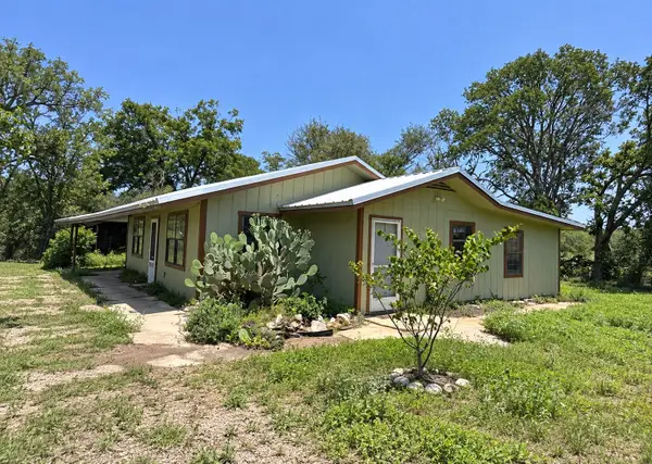 434 Spur Drive, Bandera, TX 78003