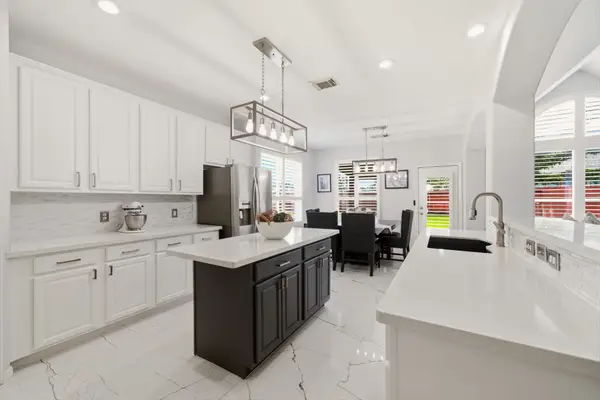 9003 Kinnel Lane, Tomball, TX 77375