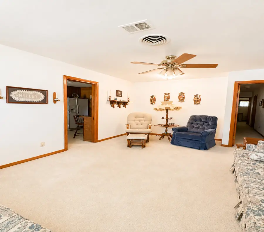 317 Richmond Street, Angleton, TX 77515 - #3