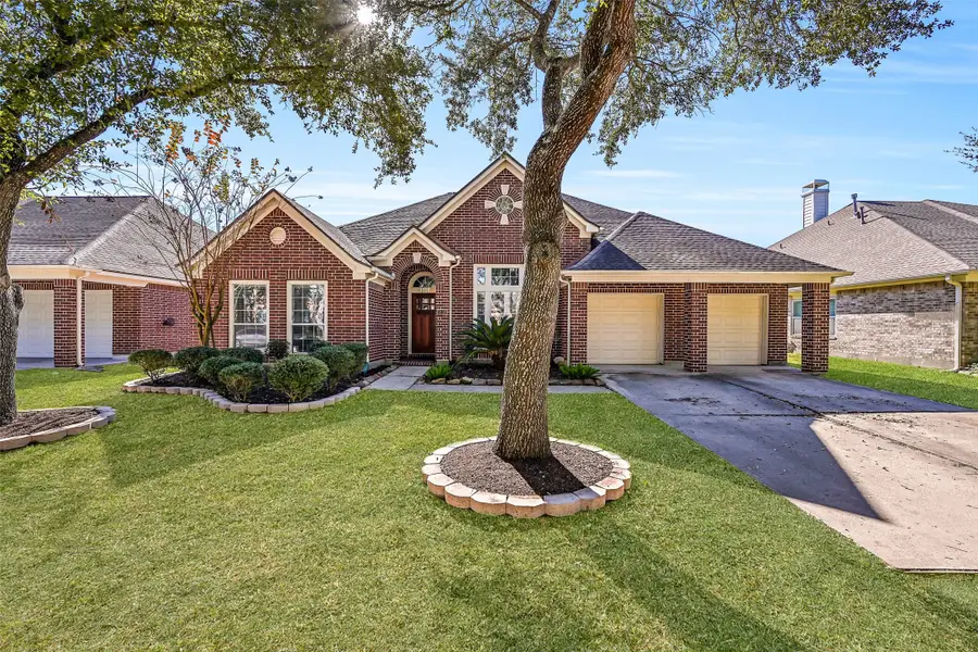 3118 Red Maple Drive, Friendswood, TX 77546 - Image #2