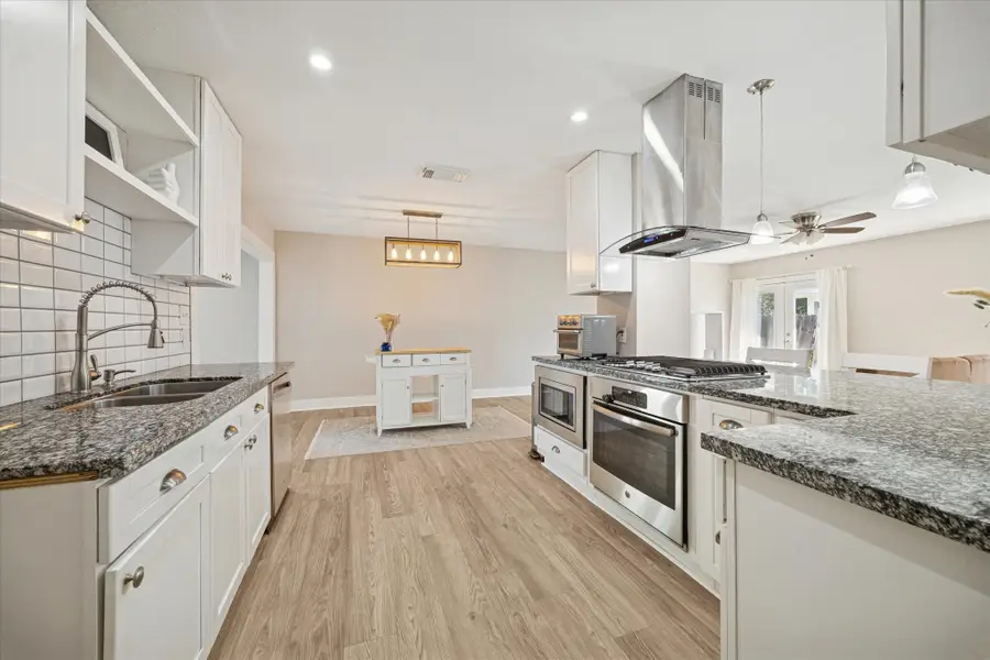 15818 Acapulco Drive, Jersey Village, TX 77040 - Image #3