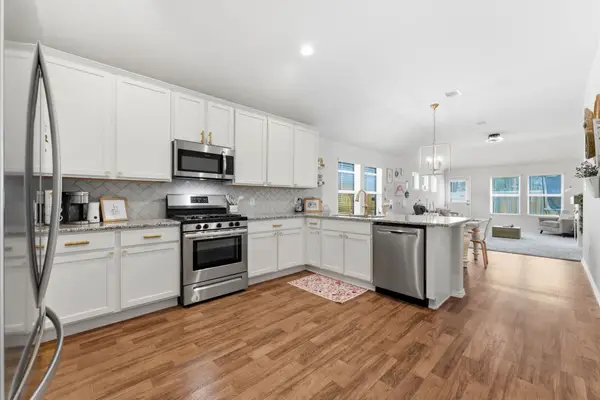 27298 Grey Fox Run, Magnolia, TX 77354