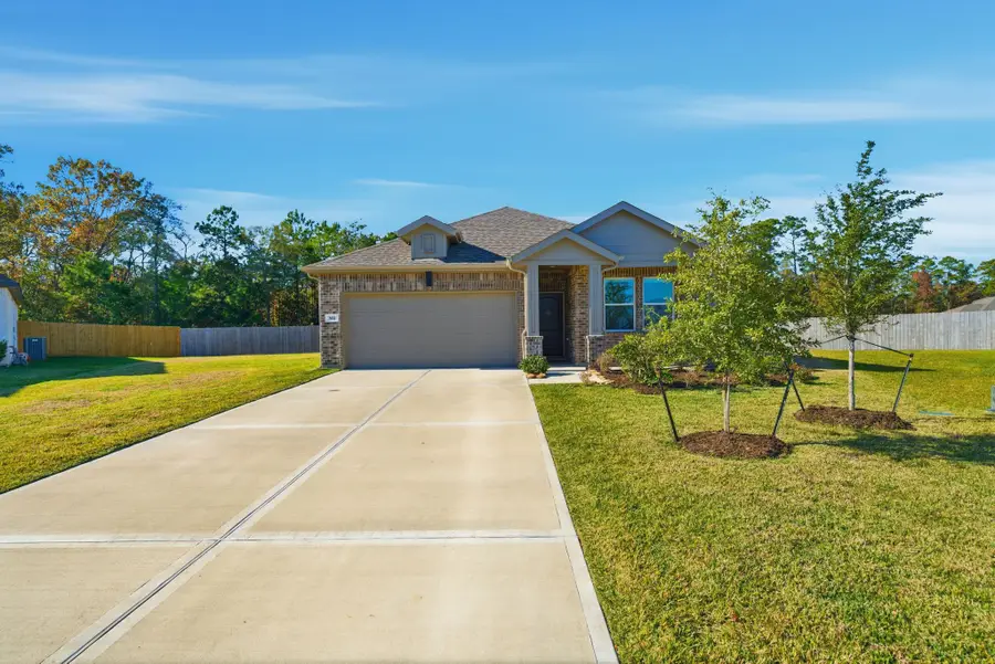 302 Alder Loop, Anahuac, TX 77514 - Image #2