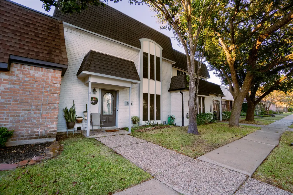 2816 Country Club Drive, Pearland, TX 77581 - Image #1