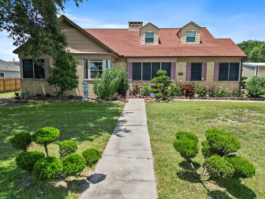 405 Park Street, Anahuac, TX 77514 - #2